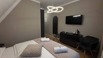 In-room safe, desk, free WiFi, bed sheets