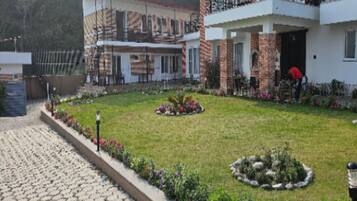 Comfort Villa, Valley View | Exterior