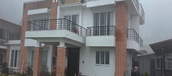 pahaad ko ghar