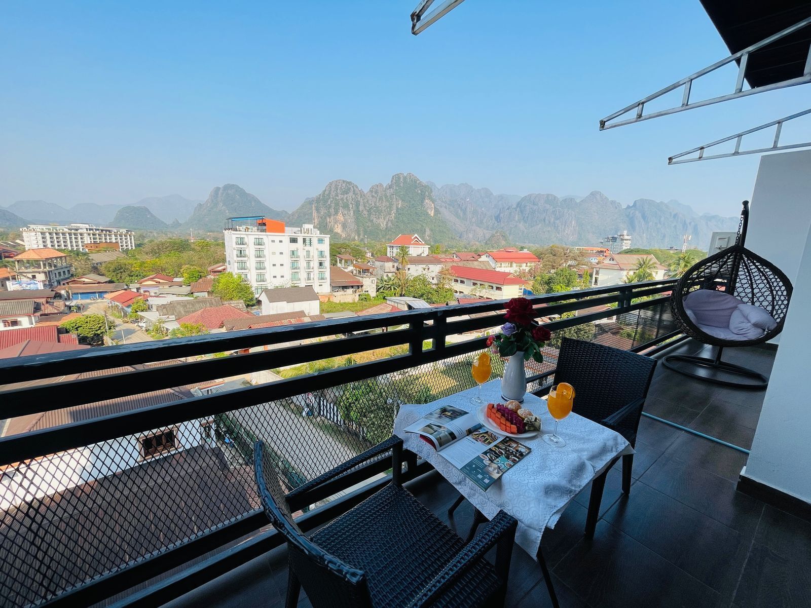 ห้องดีลักซ์สวีท, วิวภูเขา | ลานระเบียง/นอกชาน