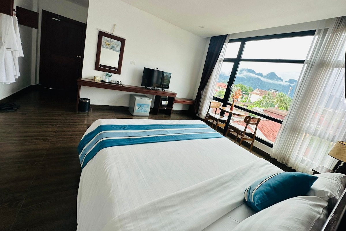 Chambre Double Deluxe, vue ville | Literie hypoallergénique, surmatelas, coffres-forts dans les chambres
