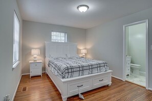 Unclassified image, 3 of 33, button - Lovely townhome in Washington with cool AC for your stay (Washington)