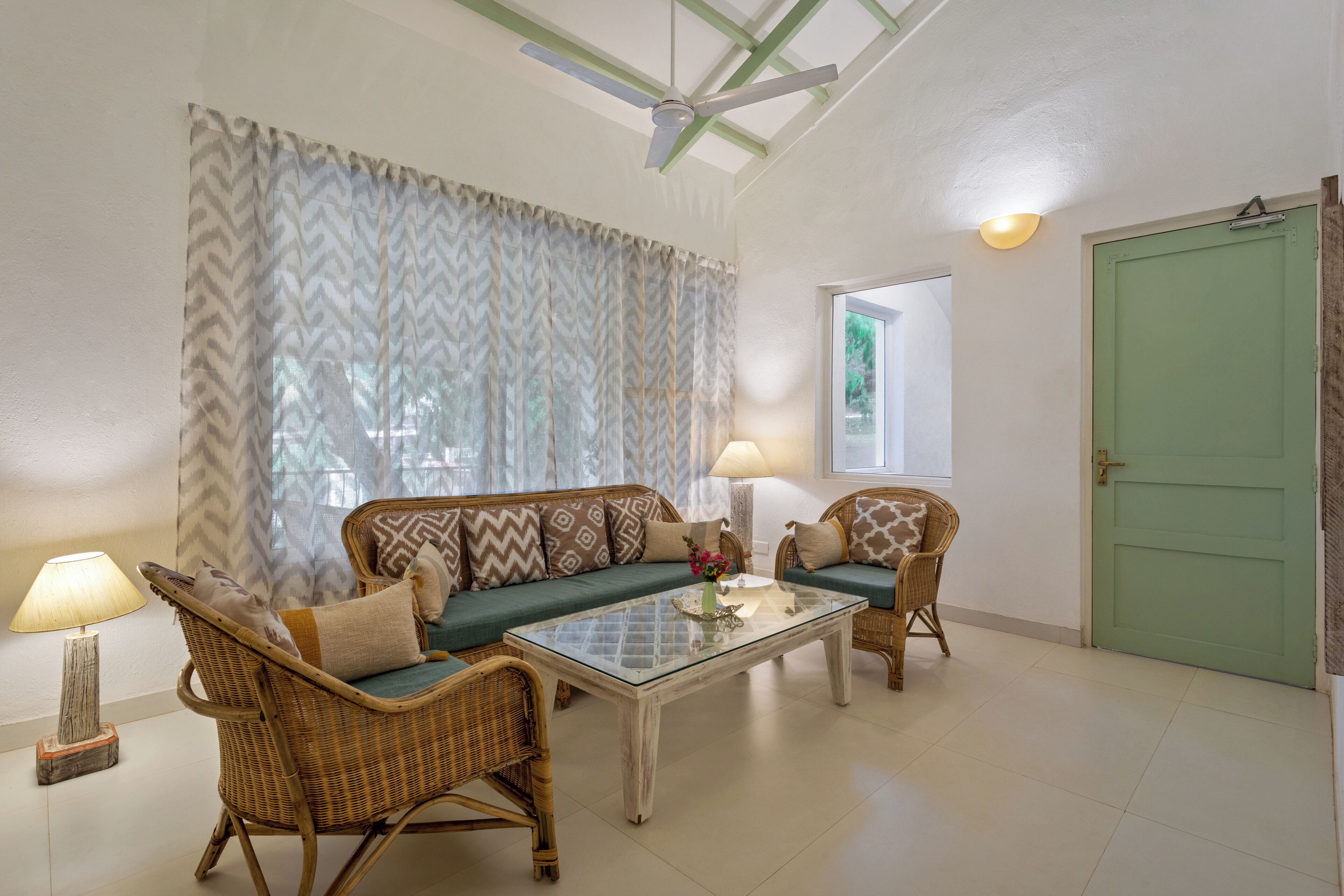 Villa - balkon - udsigt til have | Opholdsområde