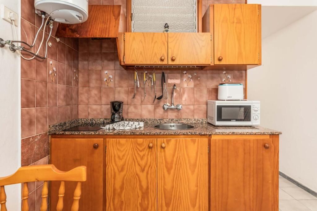 Studio, Balcony, City View | Private kitchen | Electric kettle