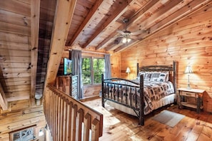 Room - NEW LISTING Rustic and private escape to 3-bedroom, 3 bath cabin Blue Ridge, (Blue Ridge)