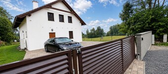Family house with jacuzzi and sauna, Žiar