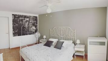 WiFi, bed sheets