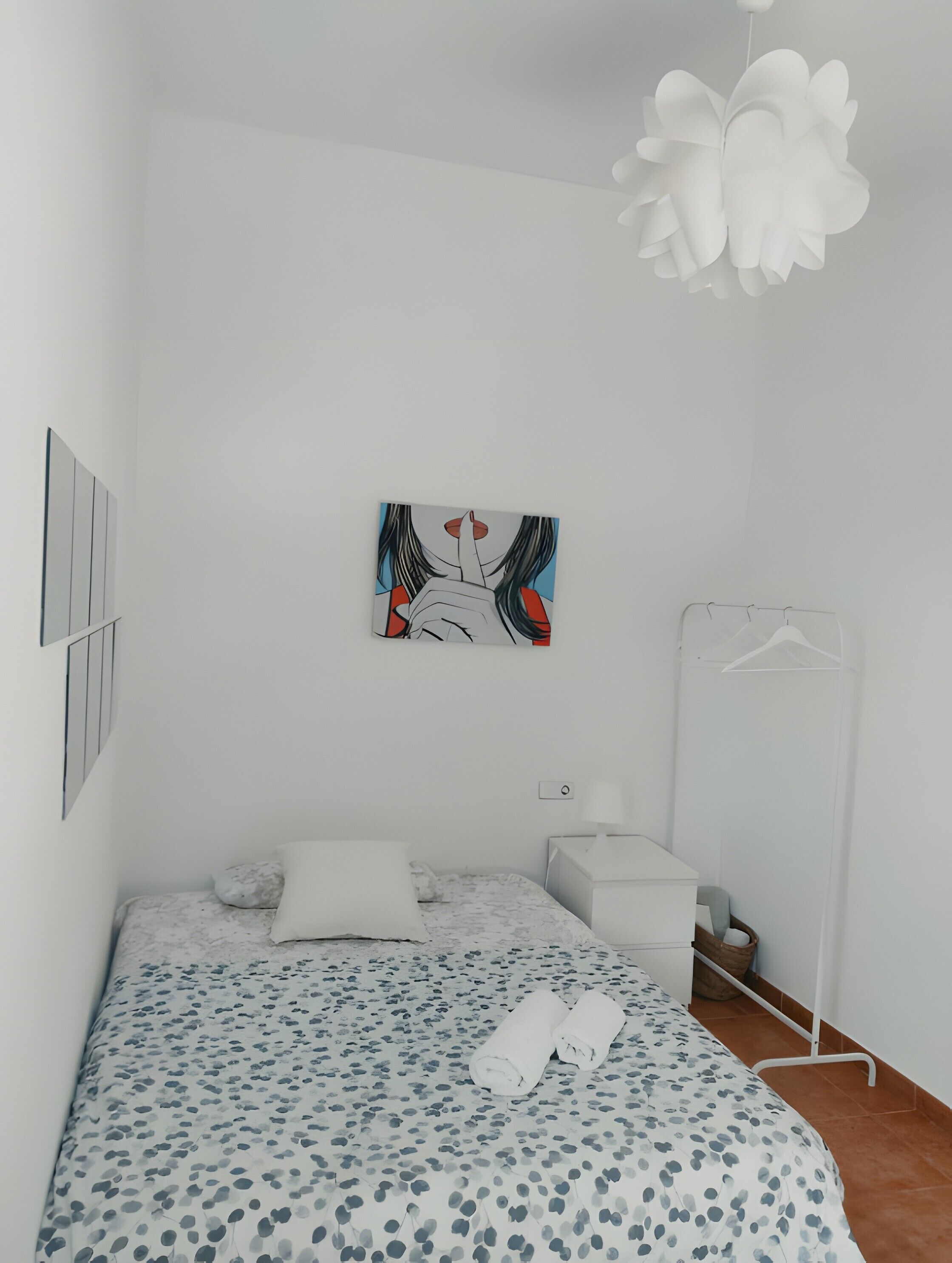 WiFi, bed sheets
