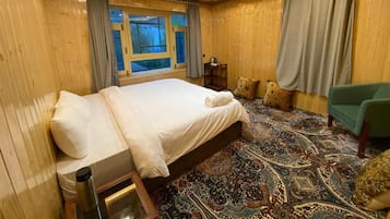 Double Room | WiFi (free), bed sheets