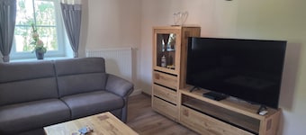 Lovingly renovated farmhouse for 2–8 people. 3 km from Bayernpark.