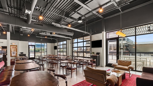 House - Modern KC Crossroads Loft With Rooftop Bar and Spa (Kansas City)
