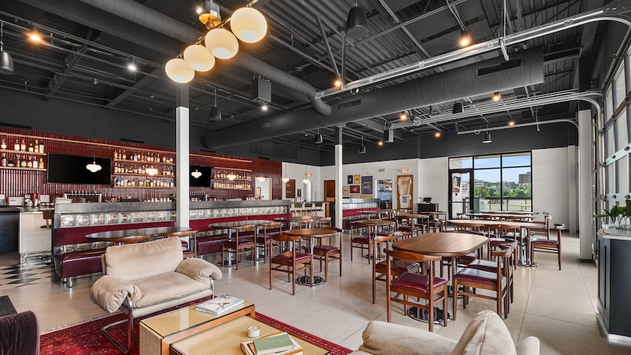 Spacious KC 3BR Loft With Rooftop Bar and Spa