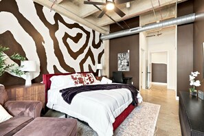 Room - Spacious KC 3BR Loft With Rooftop Bar and Spa (Kansas City)