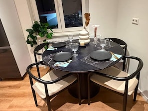 Dining - Designer apartment with a 40 m² rooftop terrace – Achern, gateway to the Black Forest (Achern)