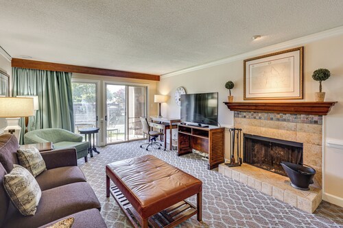 Pool & Marina Access! Condo Close to Busch Gardens