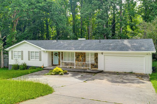 Kennesaw Home Near KSU & Lake Acworth