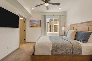 Room - Adventure Loft: Pool Views! Games! (Hurricane)
