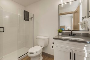 Bathroom - Adventure Loft: Pool Views! Games! (Hurricane)