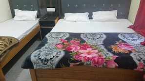 Premium Double Room | WiFi (free) - Hotel A.V. Priya (Rajgir)