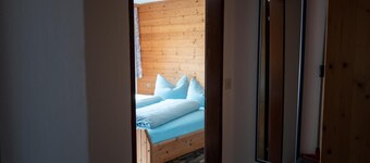 Haus Glück Stubaital – Apartment with Panoramic Stubai Valley Views