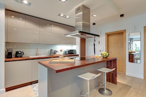 Deluxe Apartment, Beachside | Private kitchenette - TULUM Jelitkowo with Terrace and Parking (Gdańsk)