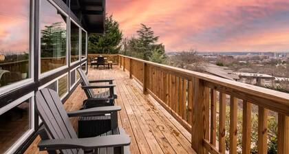Luxurious Retreat w/ Stunning Views I Sleeps 16