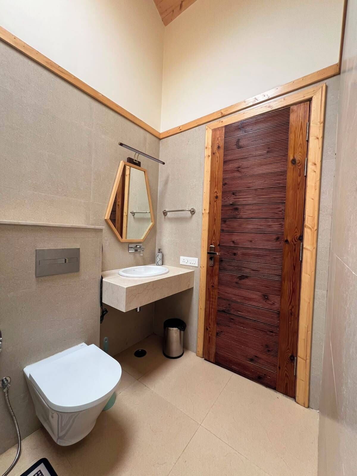 Superior Cottage, Mountain View | Bathroom | Shower, hair dryer, slippers, towels
