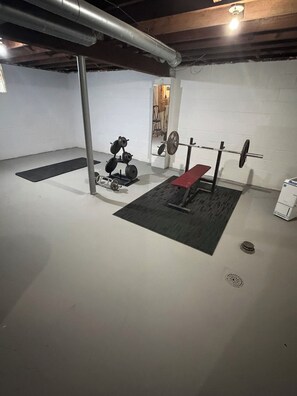 Fitness facility - Charming 2-bedroom house with AC in fantastic Akron newly updated! (Akron)