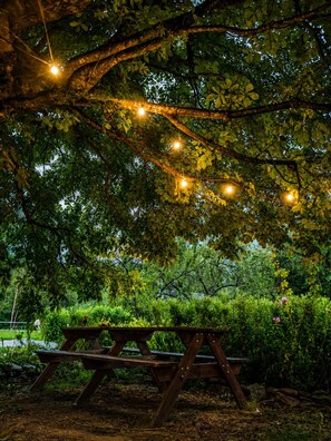 Outdoor dining - L'Alpin, an apartment in the heart of the Domaine de la Grande Longe in Oisans (Le Bourg-d'Oisans)
