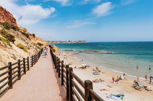 CB Living- Beachfront apartment Aquamarina