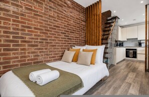 Unclassified image, 2 of 36, button - Cosy London Studio Free Parking Sleeps 3 (Morden)