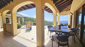 Outdoor dining - Beautiful Caribbean Villa, 1 Bedroom, 2 Guests (Bequia)