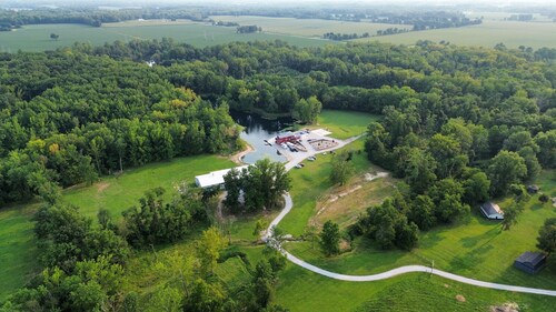 5BR Lodge on Its Own Private Lake - Heated Pool, Hot Tub, Zip Line