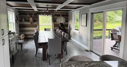 5BR Lodge on Its Own Private Lake - Heated Pool, Hot Tub, Zip Line