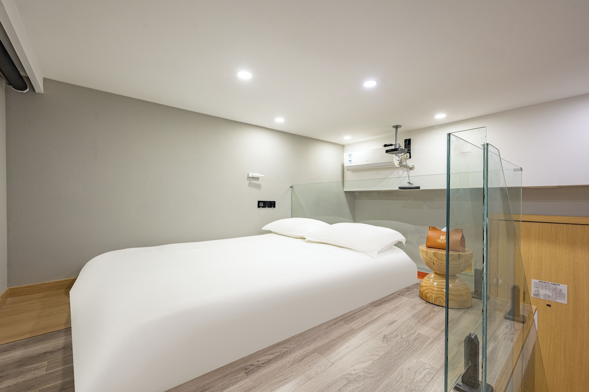 Loft clássico | Ferros/tábuas de passar roupa, Wi-Fi de cortesia
