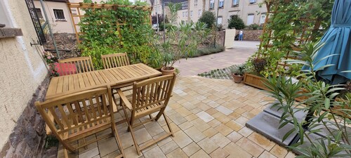 Pet-Friendly Apartment Linus in Geisenheim – Central Location, Terrace, Wi-Fi, Pets Welcome