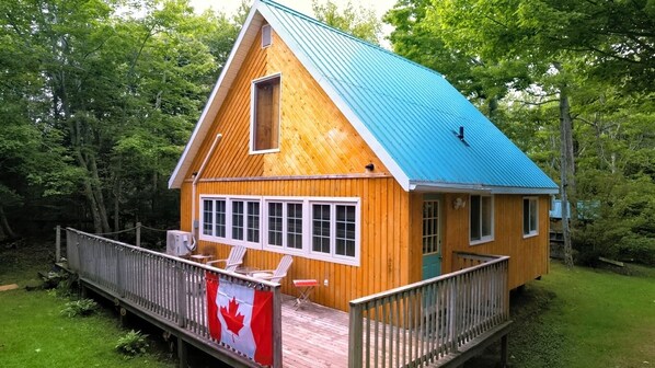 Exterior - Charming 3-bedroom cottage in beautiful Cavendish, Private with AC and heating (Cavendish)