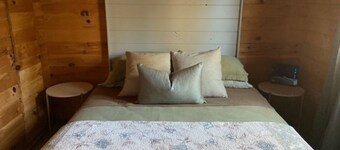 Charming 3-bedroom cottage in beautiful Cavendish, Private with AC and heating