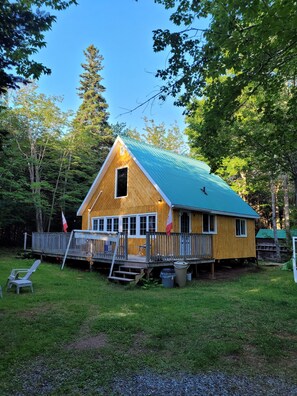 Exterior - Charming 3-bedroom cottage in beautiful Cavendish, Private with AC and heating (Cavendish)