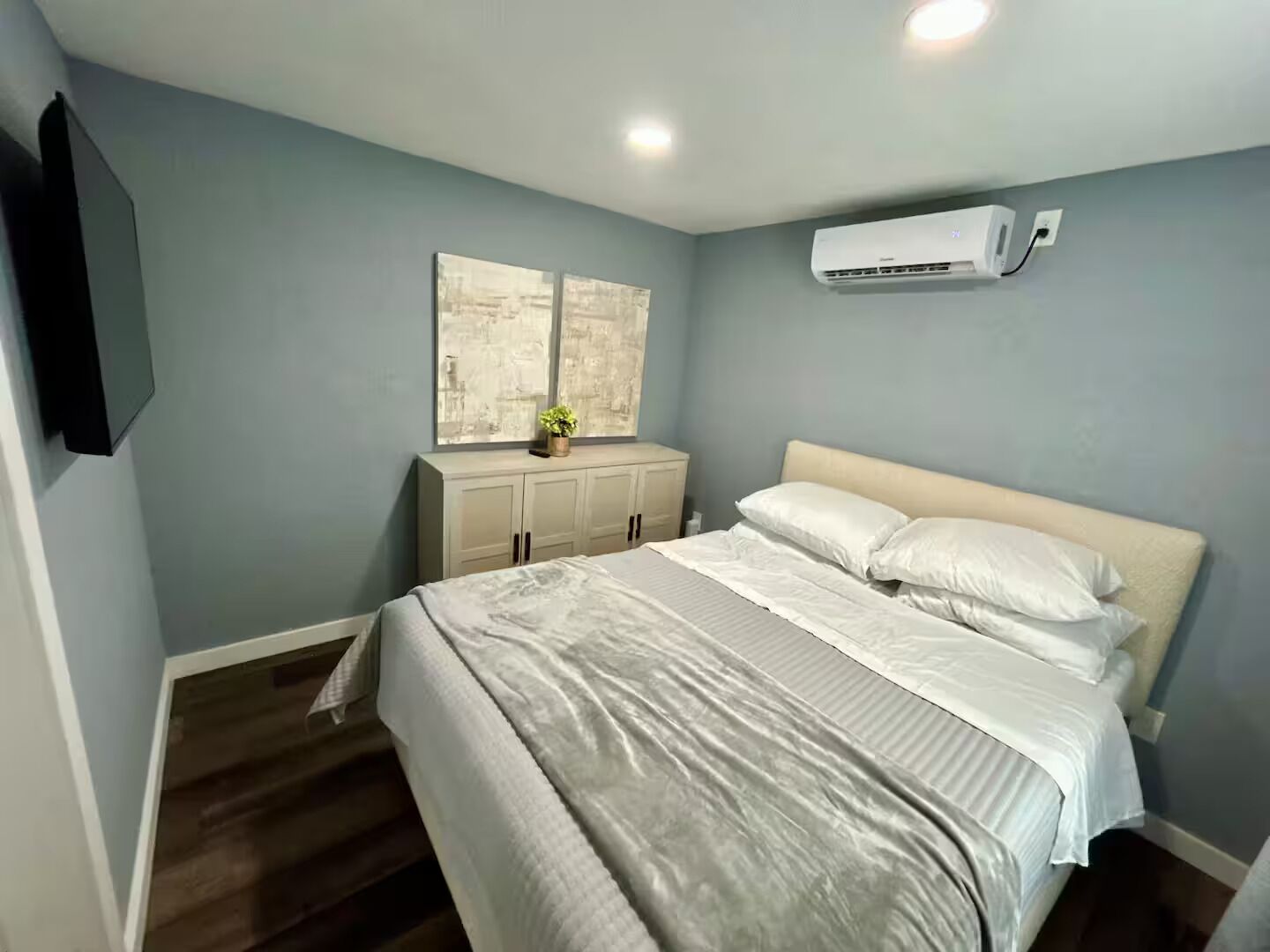 Iron/ironing board, WiFi