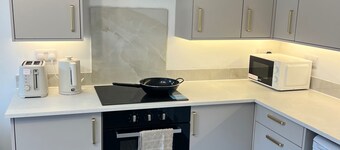 고급 아파트먼트, 스마트 TV, 소파 베드 있음