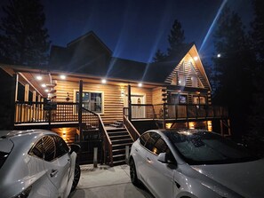 Exterior - New built log home designed with elegance, charm and finish with 360 vi (Arnold)