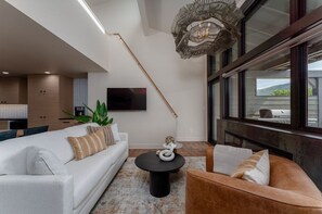Living area - Lakefront Condo B3  Pool in Wapato Point Chelan (Manson)