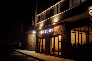 Exterior detail - Railway Hotel (Wellington)