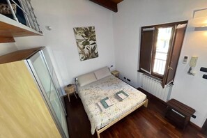 Room - Entire apartment, near the Nizza subway station, private parking. (Torino)
