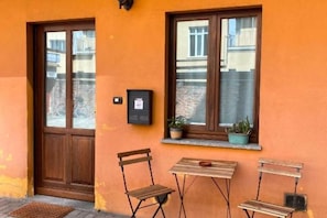 Outdoor dining - Entire apartment, near the Nizza subway station, private parking. (Torino)
