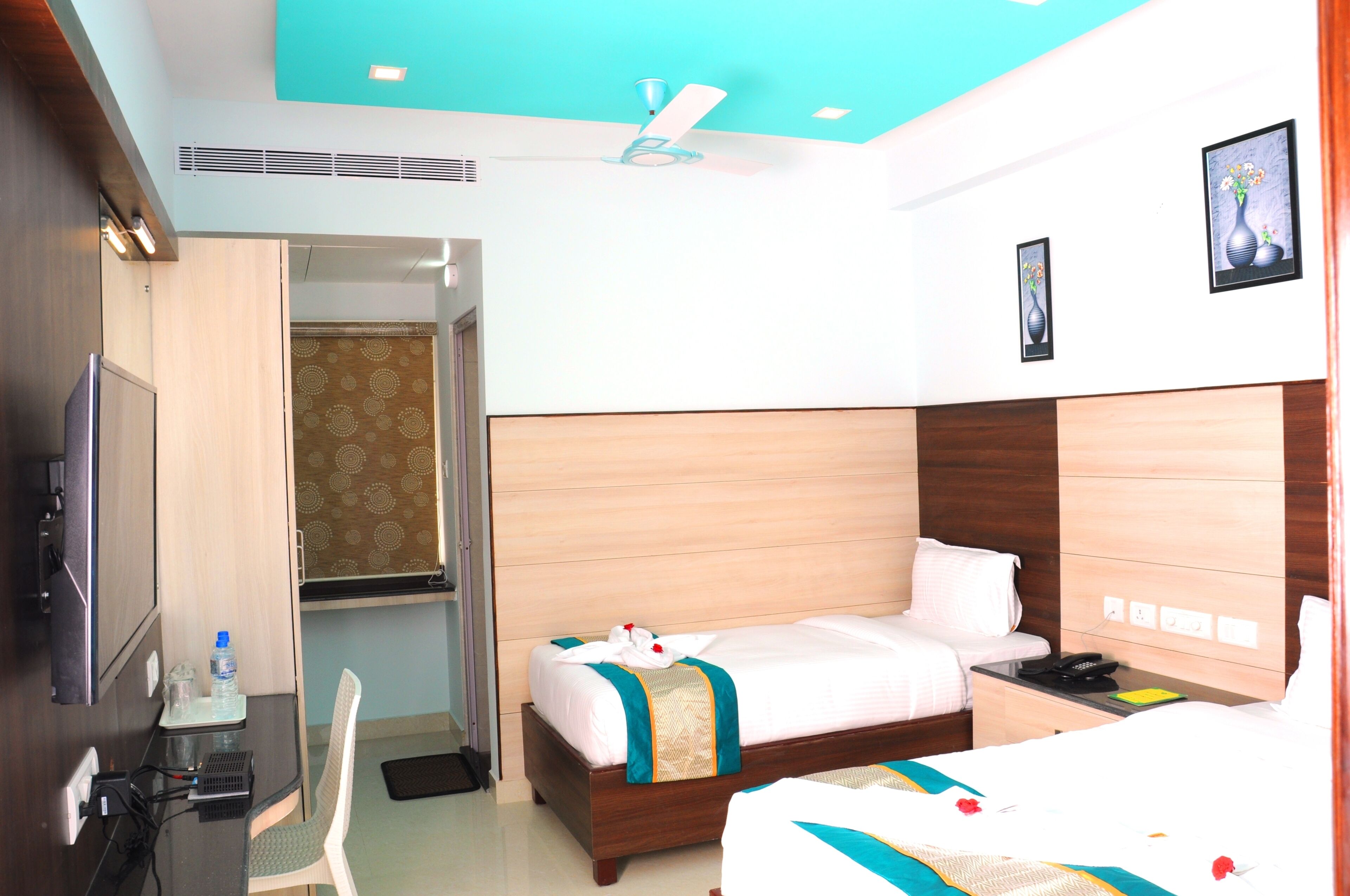 Chambre triple Deluxe, patio, vue sur la ville