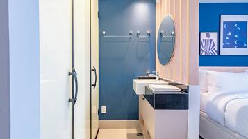 Economy Studio | Bathroom