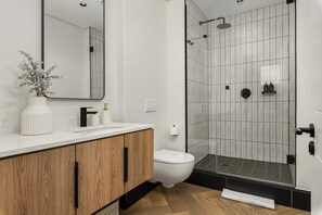 Bathroom - Park Place | Elegant Retreat with Lake Views (Cape Town)