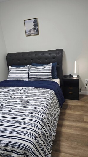 Unclassified image, 2 of 22, button - Room-cozy 2BR Suite in Saskatoon East (Saskatoon)